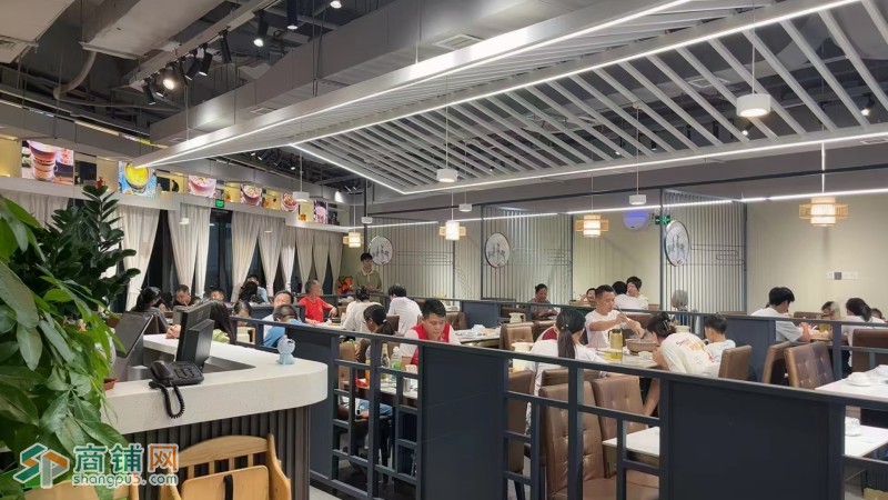 W龙岗区宝龙街道尖莎咀购物中心二楼靓煲煲鸡煲餐饮店低价转让图3