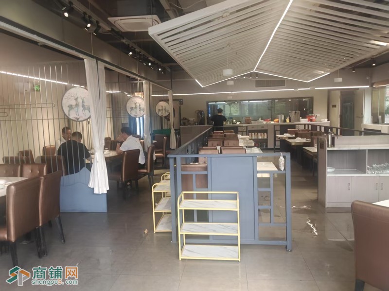 W龙岗区宝龙街道尖莎咀购物中心二楼靓煲煲鸡煲餐饮店低价转让图4