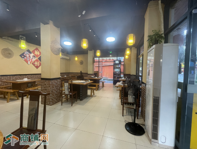 W龙岗横岗100平可外摆铁锅炖大鹅店转让图2