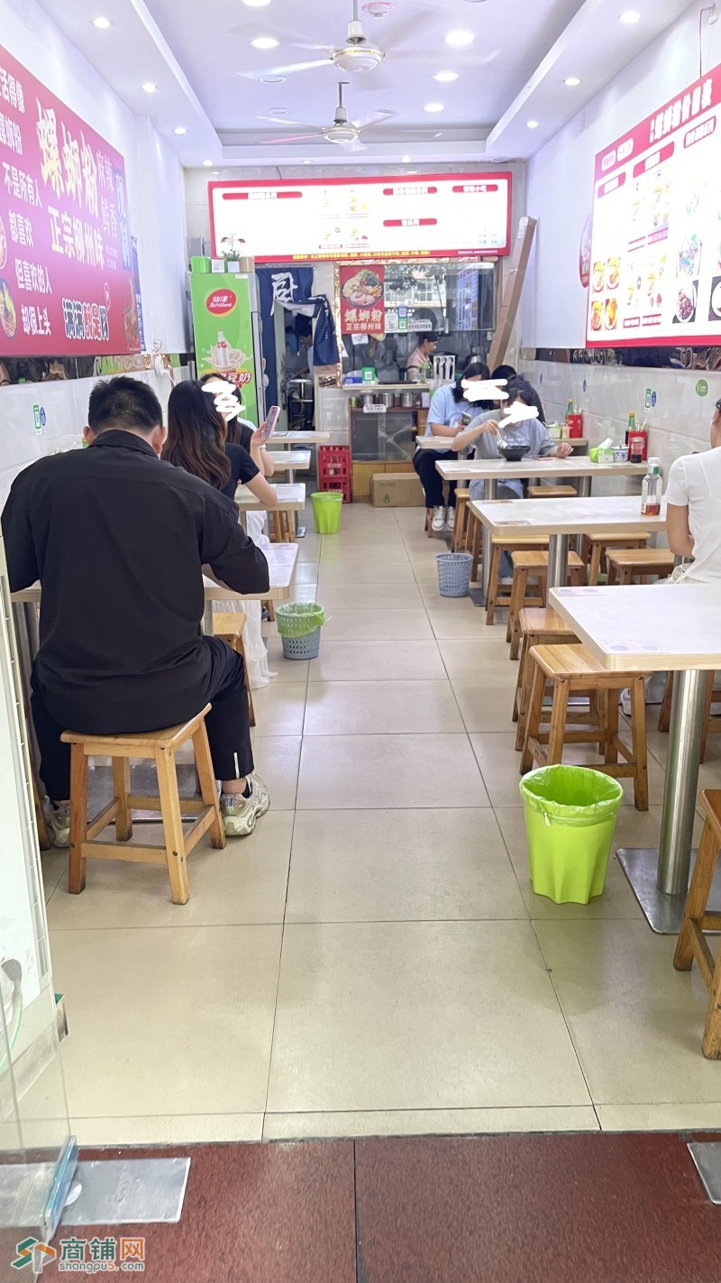 W宝安螺蛳粉店整体优价转让图2
