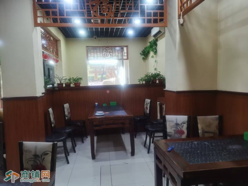 于洪区依云北郡A区小区口餐饮店出兑老店烧烤旺季营业额高图4