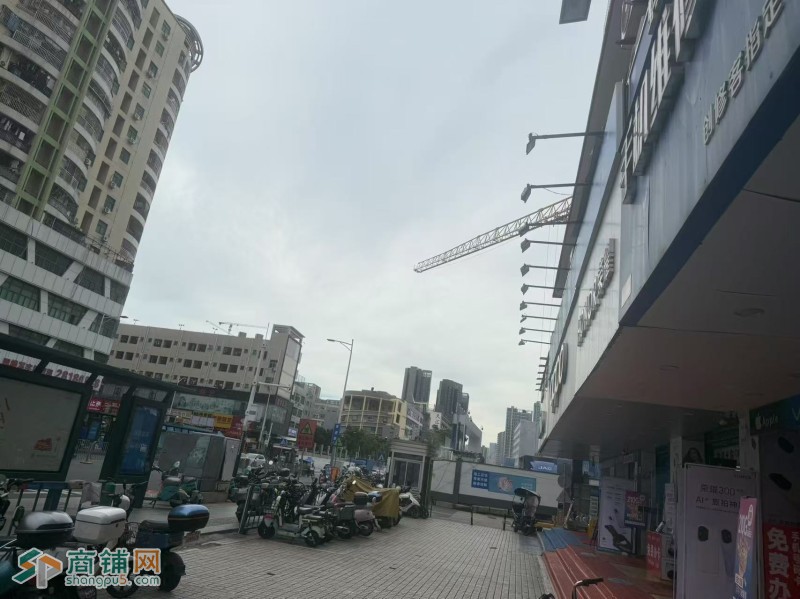 W龙华手机维修店空铺优价转让图3