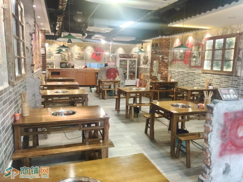 W龙岗区坂田五和地铁口重庆老火锅/餐饮店/低价转让图4