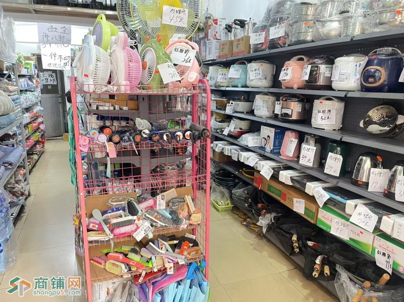 W宝安区百货店整体优价转让图3