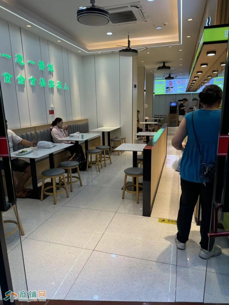 W宝安区宝立方荔景小区出入口旺铺餐饮店转让图4