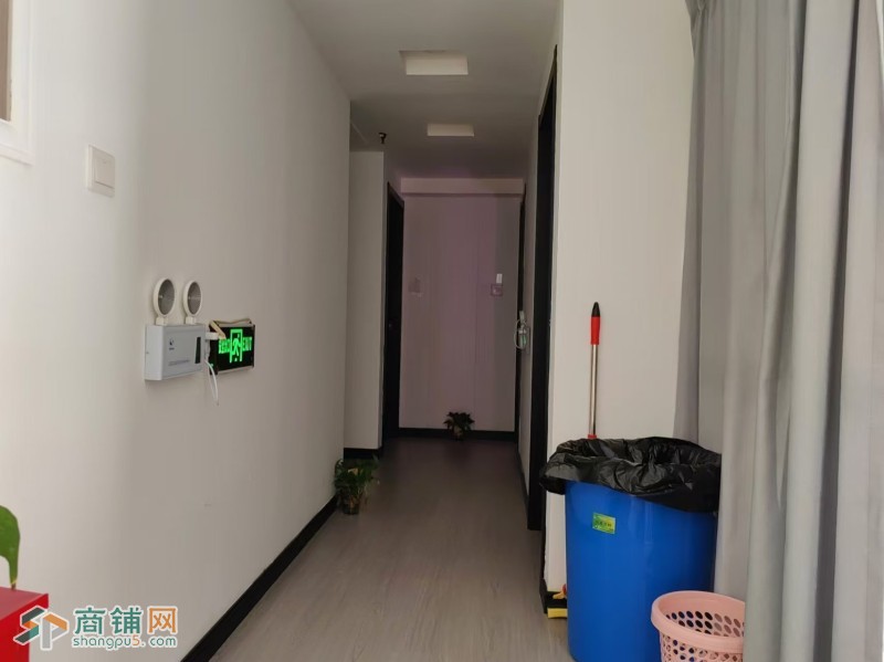 出租宝山殷高西路全装修棋牌商铺（无转让费）图2