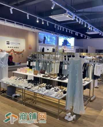 W龙岗区平湖融湖中心城旺铺服装店转让图3