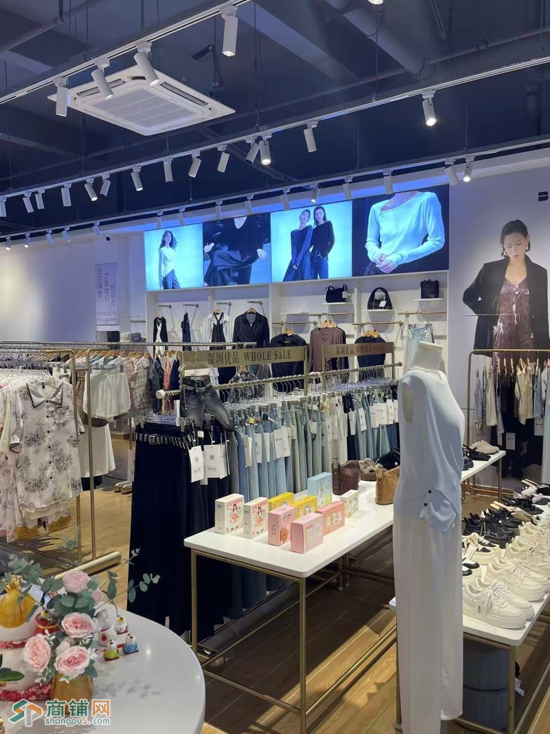W龙岗区平湖融湖中心城旺铺服装店转让图5