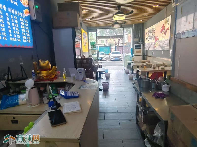 W龙岗区宝龙街道风临四季小区一楼旺铺转让/螺蛳粉/粉面/餐饮/低价转让图3