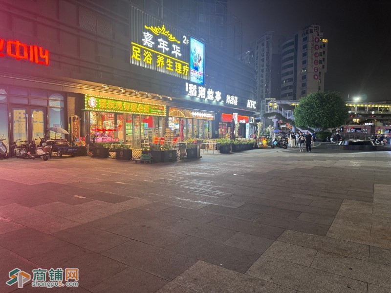 W龙华区观澜餐饮旺铺转让图5