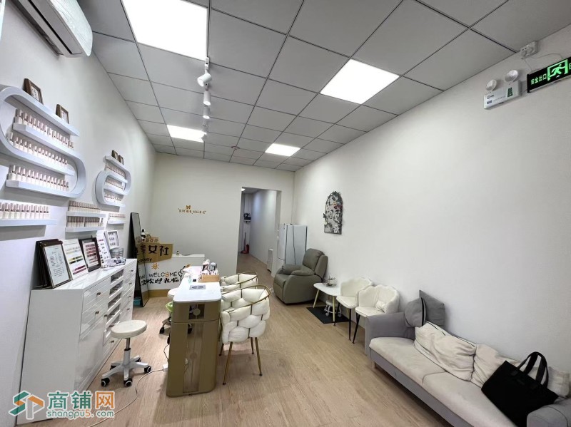 w宝安区 美女社美甲店 旺铺转让图2