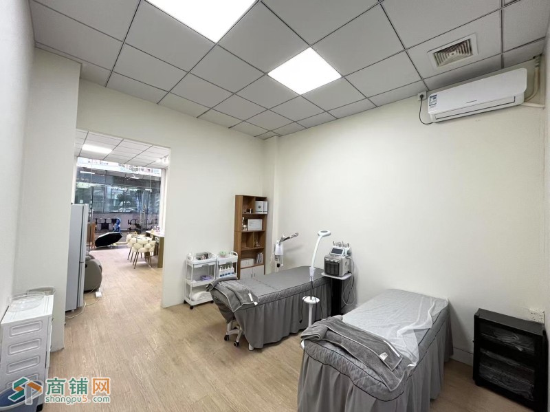 w宝安区 美女社美甲店 旺铺转让图3