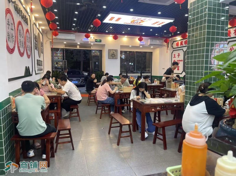 W宝安餐饮店整体优价转让图2