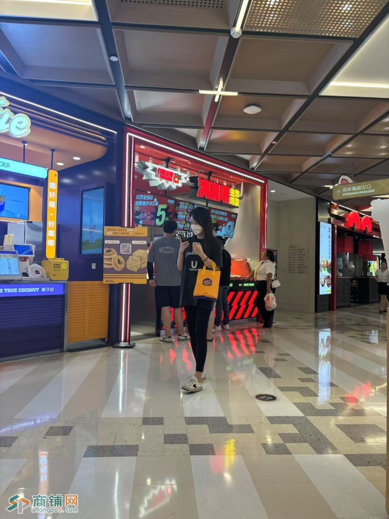 商场盈利中品牌连锁小吃店低价转让图2