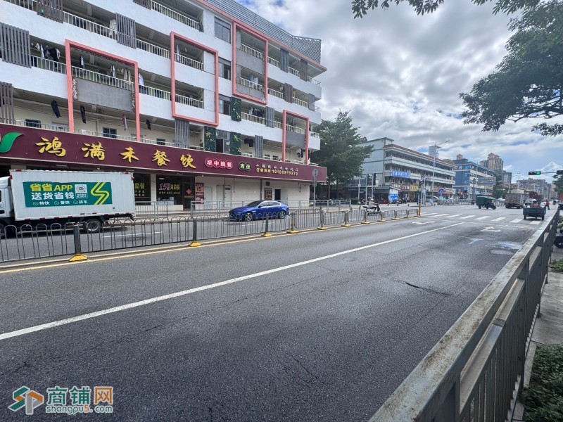 W宝安餐饮店整体优价转让图2