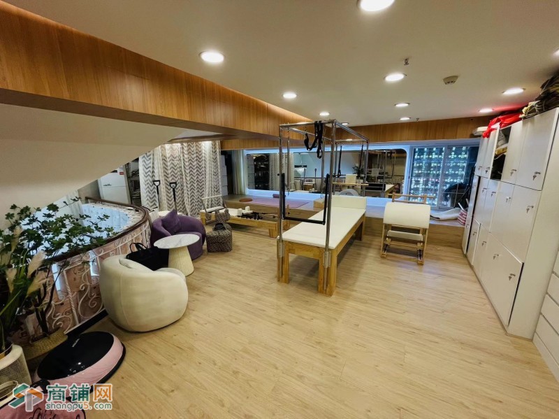南山区南油街道服装店整体优价转让图2