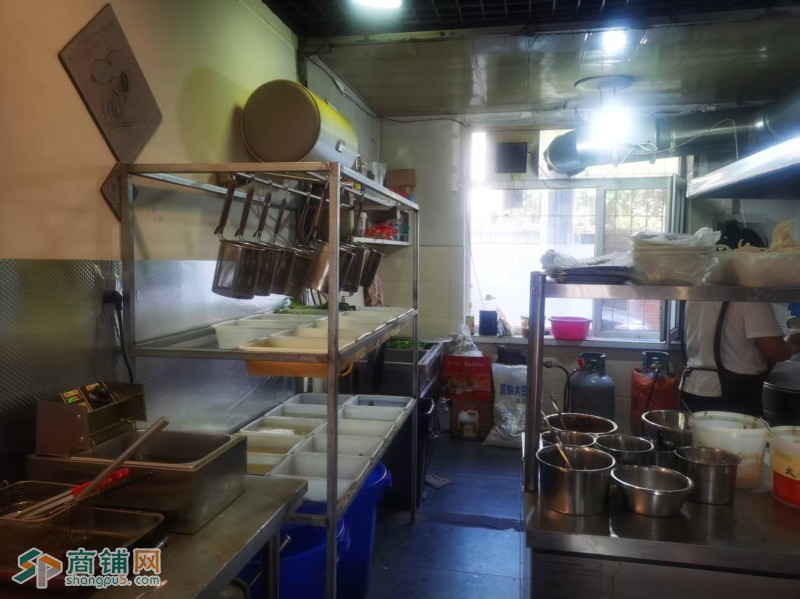 苏家屯苏宁易购大润发餐饮店出兑外卖店兑费3.2万图4