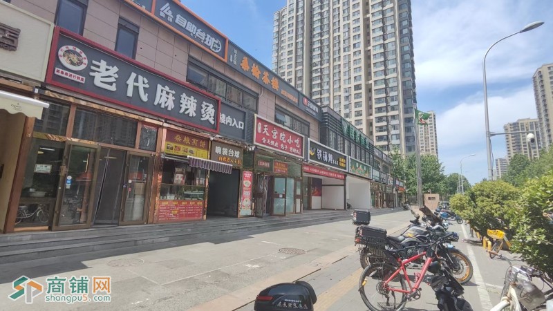 朝阳管庄，新天地110平米，炒鸡菜馆，有燃气上下水，临近公交站图1