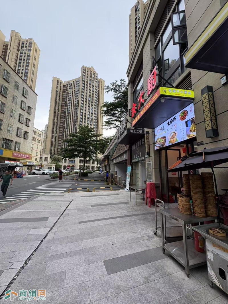 龙岗区宝龙街道旺铺餐饮店转让w图2