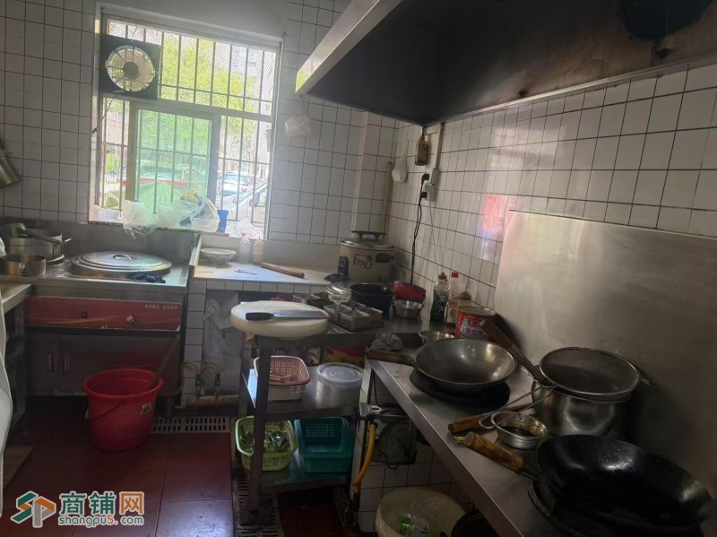 W宝安餐饮店整体优价转让图2