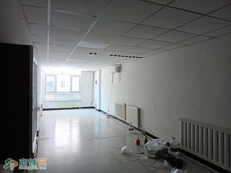 编号2568新华区东方世纪城东区90平门市房东直租图2