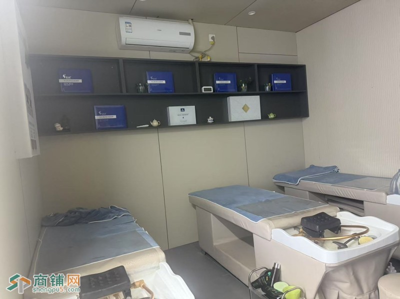 W坪山养发美容店整体优价转让图3
