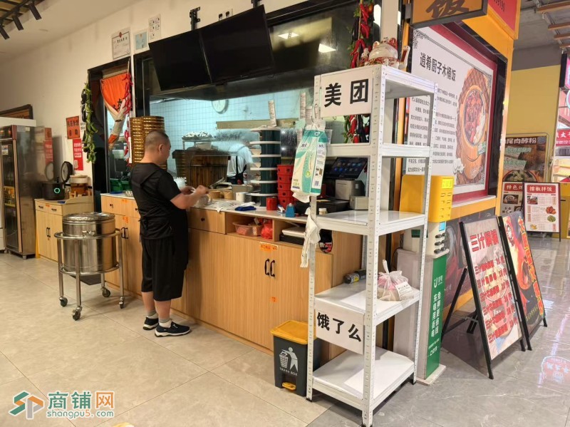 W宝安新安街道信义领御11号逍肴厨子旺铺低价转让图4