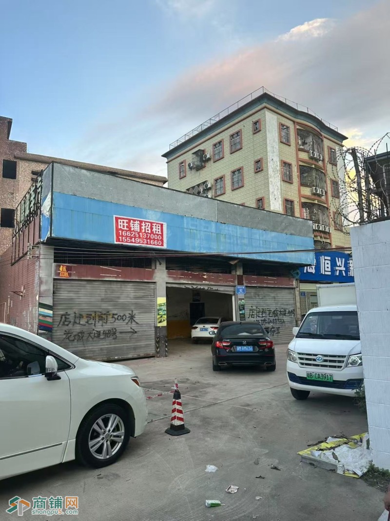 深圳龙岗龙城广场旺铺招租，门口有免费车位15个三档门面150方，之前做汽车美容的图3