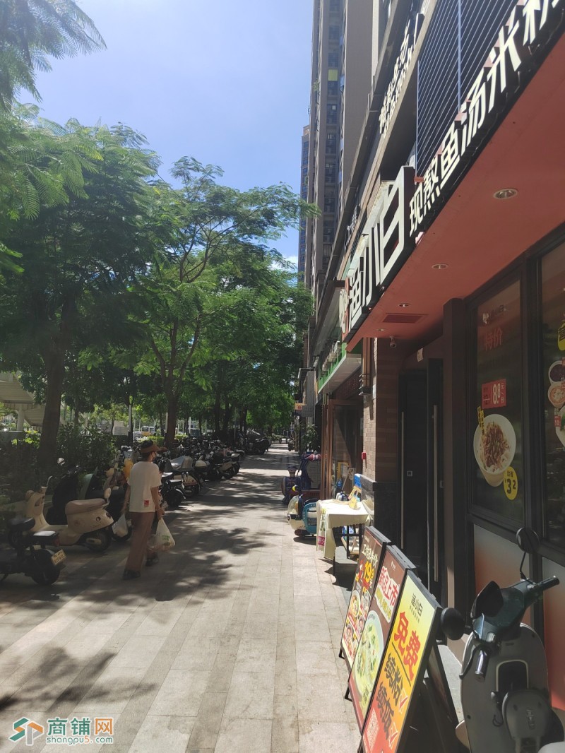 深圳龙岗南约地铁口旁.渔小白·现熬鱼汤米粉旺铺转让W图2