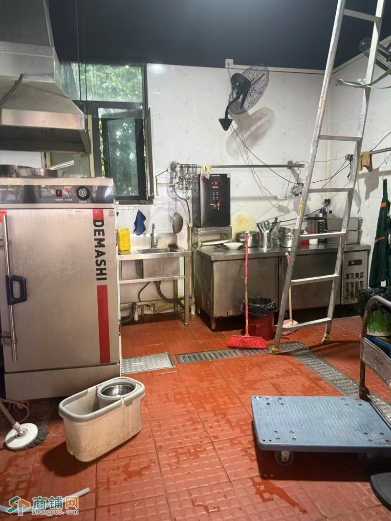 W宝安餐饮店整体优价转让图3