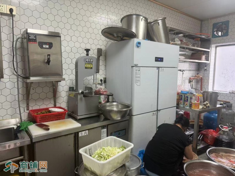 W宝安餐饮店整体优价转让图3