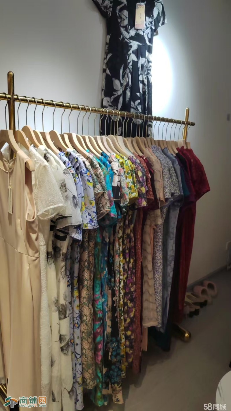 武侯区全国知名品牌女装折扣店整体转让图4