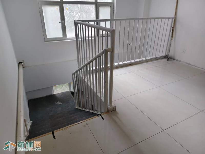 世纪家园中街门市低价转租图2