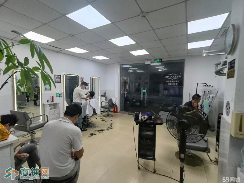 W深圳光明区玉律学校旁30米，百变焦点美发店旺铺转让图2