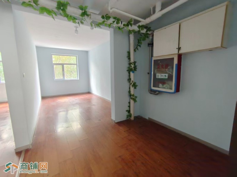 编号25241运河区孔雀城中街100平门市出租图3