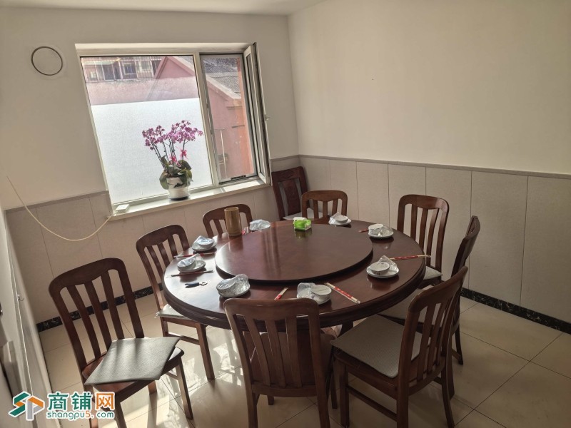 于洪区长江北街餐饮店出兑旁边棋牌平层280图3