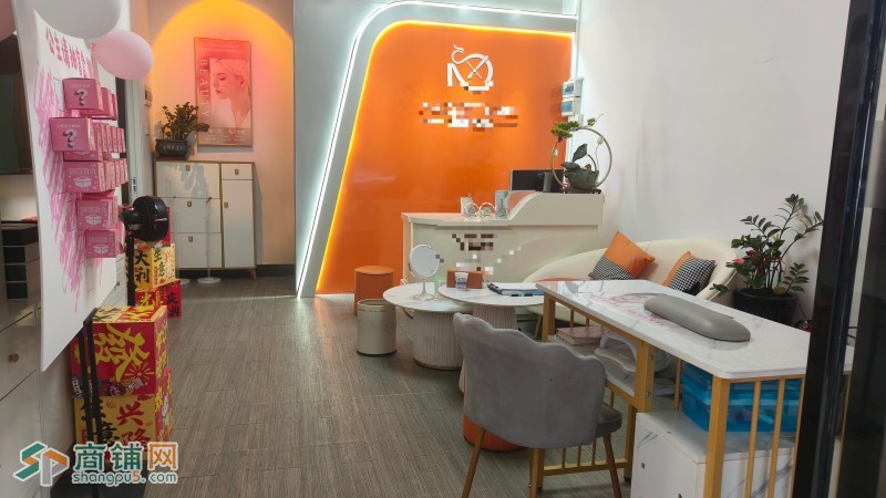W宝安松岗地铁口美容美甲店整体优价转让图2