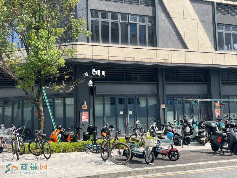 业主直租临街全能铺图2