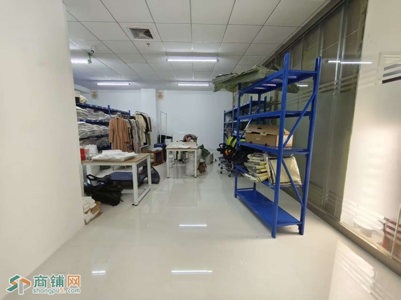 W宝安区固戍地铁口写字楼办公室低价转让图3