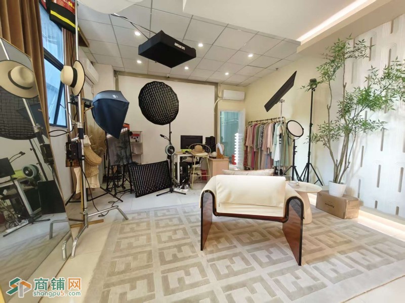 W宝安区固戍地铁口写字楼办公室低价转让图5