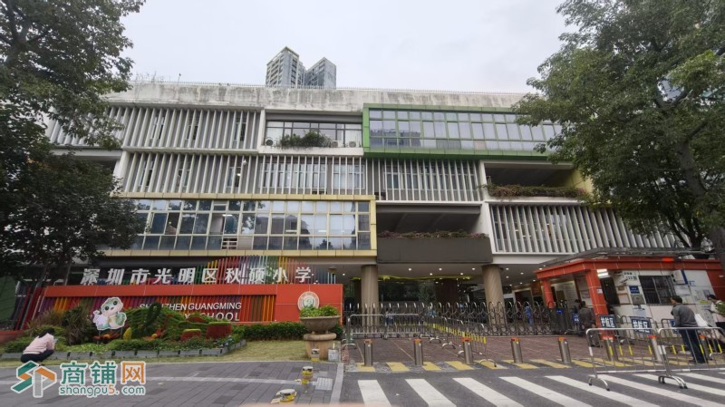 W光明区公明广场地铁口旁餐饮铺转让图5