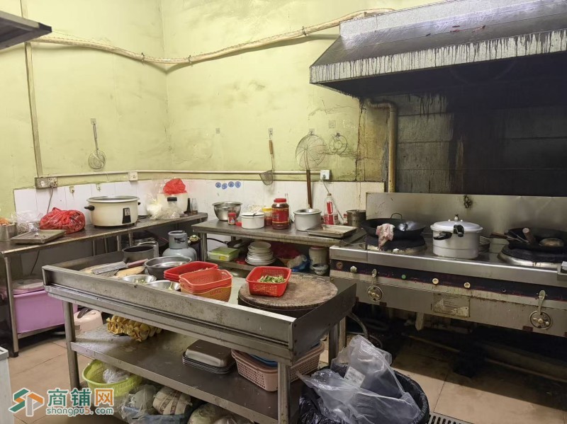 W宝安餐饮店整体优价转让图3